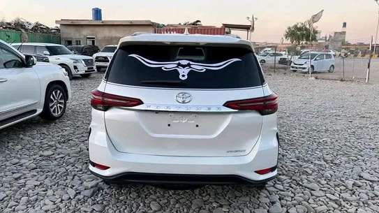 Toyota Fortuner White 2018 4x4 image 12