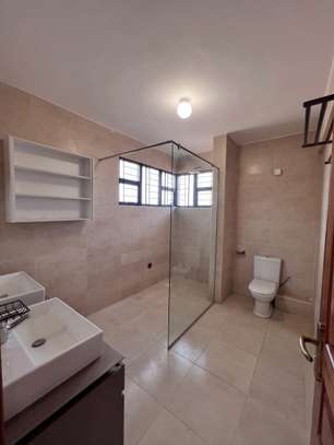 Luxury 8-Room, 5BR En-Suite Townhouse, Lavington image 7