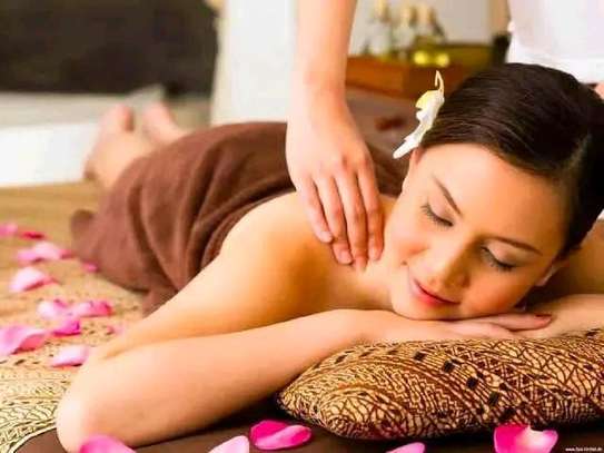 Relaxing mobile massage services for ladies  at Mombasa image 2