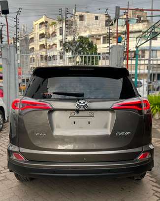 Toyota Rav4 new reg on offer in Mombasa image 7
