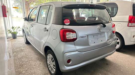 Toyota Compact 4-Door Hatchback Silver image 3