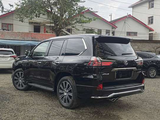 2020 Lexus LX570 image 5