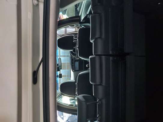 Honda fit shuttle hybrid image 2