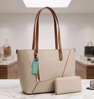CLASSY 2-IN-1 LADIES HANDBAG SET – NEW ARRIVAL! 🖤👜 image 3