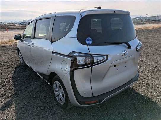 Toyota sienta 2022 model normal image 7