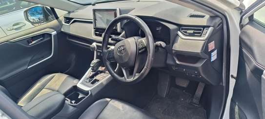 Toyota Rav4 White 2019 2WD image 7