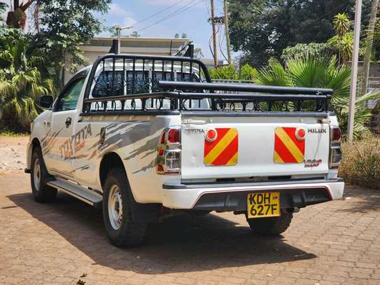 TOYOTA HILUX SINGLE CAB MANUAL.. image 2