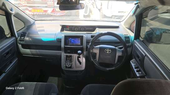 TOYOTA NOAH 8 SEATER 2019MODEL image 5