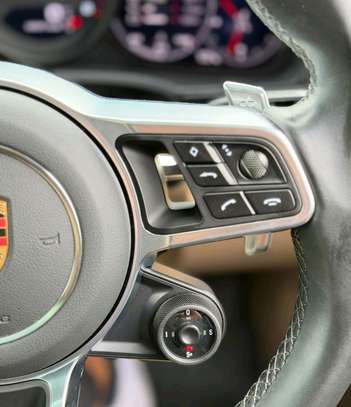 2020 Porsche Cayenne coupe image 14