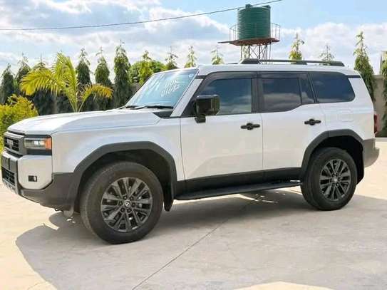 Toyota landcruiser image 2