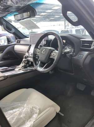 Lexus Lx600 SPORT Grey 2023 image 4