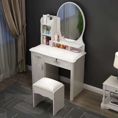 Dresser; Exquisite Decorative Details Dressing Table image 6