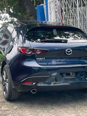 Madoa 3 hatchback petrol image 8