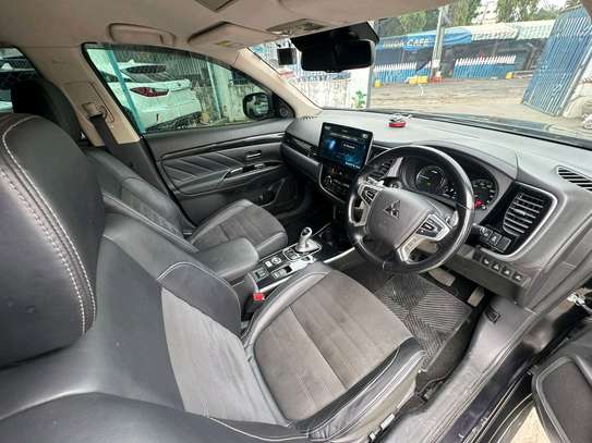 MITSUBISHI OUTLANDER 2019( WE DO HIRE PURCHASE, DEPO 1.3M) image 5