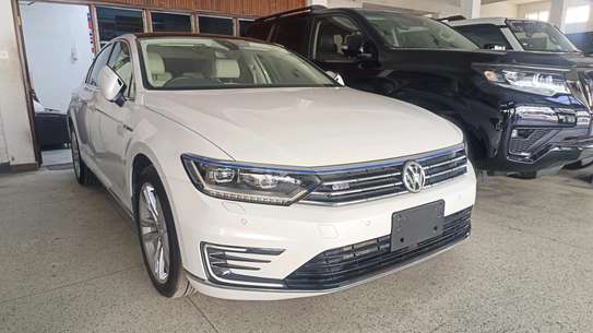 Volkswagen Atreon GTE white 2019 image 5
