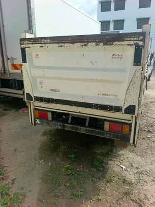 Isuzu ELF NkR85 image 7