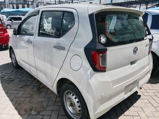 Daihatsu mirra image 2