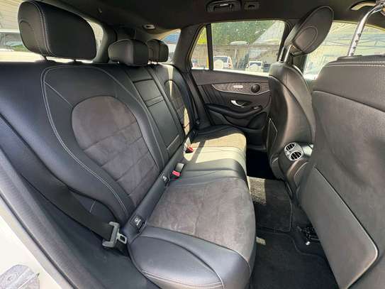 Mercedes Benz GLC250 2019 white image 6
