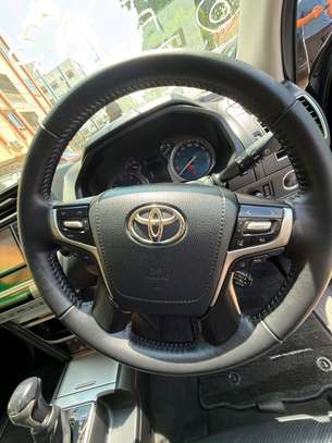 LAND CRUISER PRADO image 3