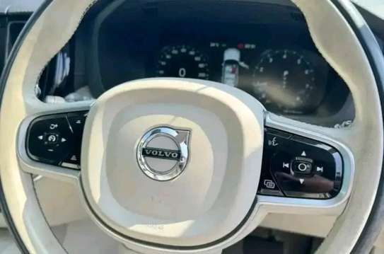 Volvo XC60 image 10