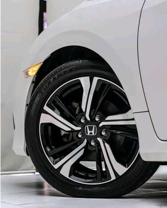 Honda Civic 2020 Sedan White Efficient Performance image 2