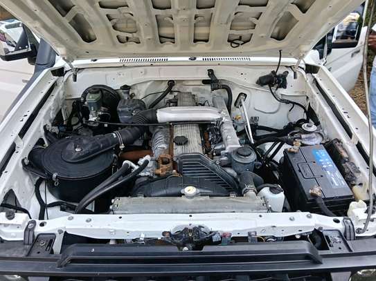TOYOTA LAND CRUISER HARDTOP 5 DOOR image 11