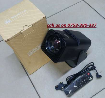Brand New Hy320 Black Android Projector. image 2