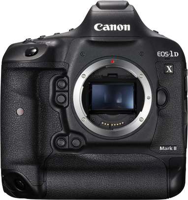 Canon EOS-1DX Mark II DSLR Camera image 2