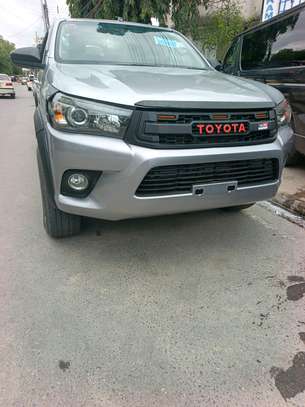 Toyota Hilux  4by4 image 7