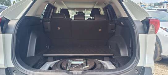 Toyota Rav4 White 2019 2WD image 12