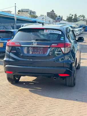 Honda vezel HR-V Black SUV Fuel Efficient Reliable image 9