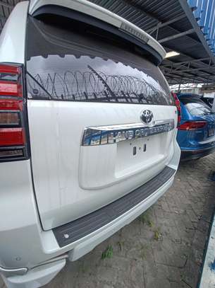 Toyota land Cruiser Prado TX petrol 2018 image 10