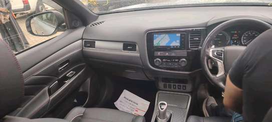 Mitsubishi Outlander sunroof image 10