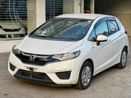 Honda fit hybrid image 5