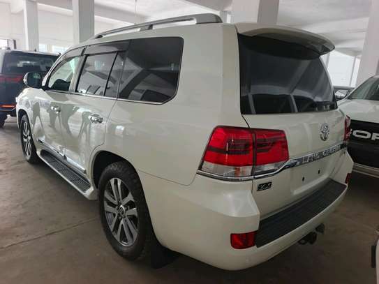 Toyota landcruiser ZX 2018 image 6