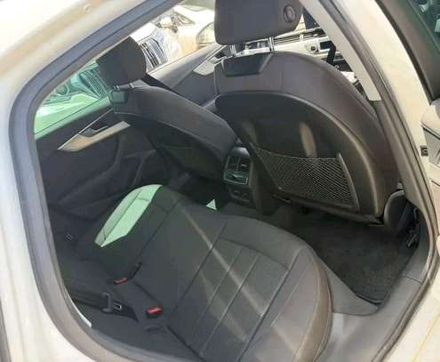Audi A4 sedan image 4