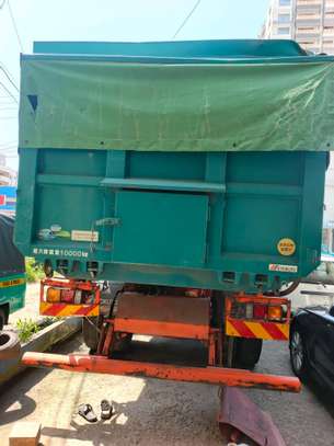 Nissan UD Quon 20tones image 7