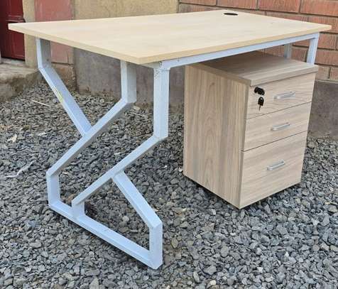Office Desk; Reinforced joints and surfaces Computer desk image 6