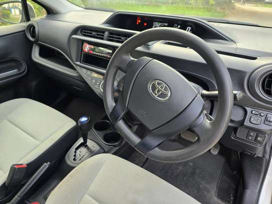Toyota Aqua White 2018 hybrid image 4