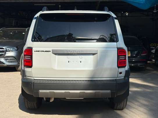 Toyota land cruiser image 5