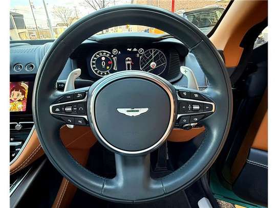 2022 ASTON MARTIN DBX BASE GRADE image 7
