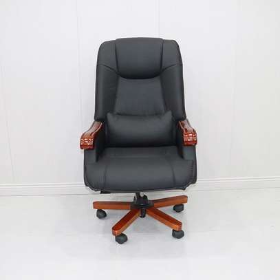 Directors Leather Office Chair image 14