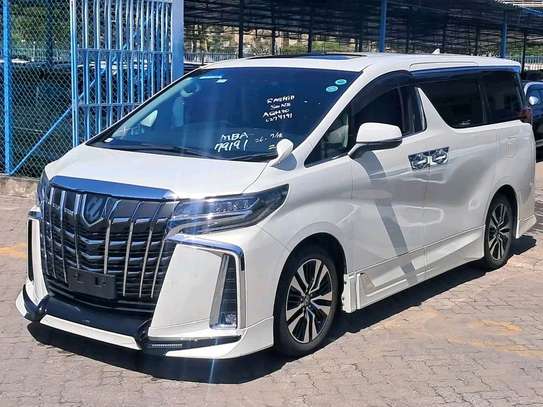 Toyota Alphard  with  sunroof image 2