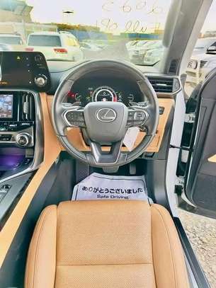 Lexus Lx600 2023 Sport image 4