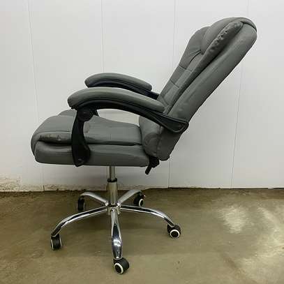 Office chair: Gray swivel executive office chair image 4
