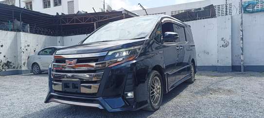 Toyota Noah WxB hybrid 2018 image 2