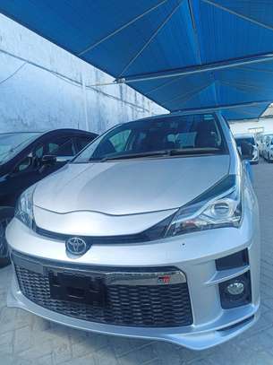 Toyota vitz GR hybrid 2019 image 4