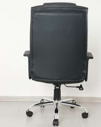 Office chair: Medium Back Ergonomic Office Chair image 4