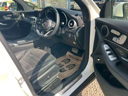 Mercedes Benz GLC 300 image 8