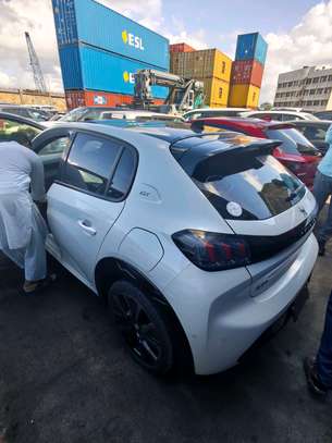 peugeot 208 sunroof 2021 model image 3